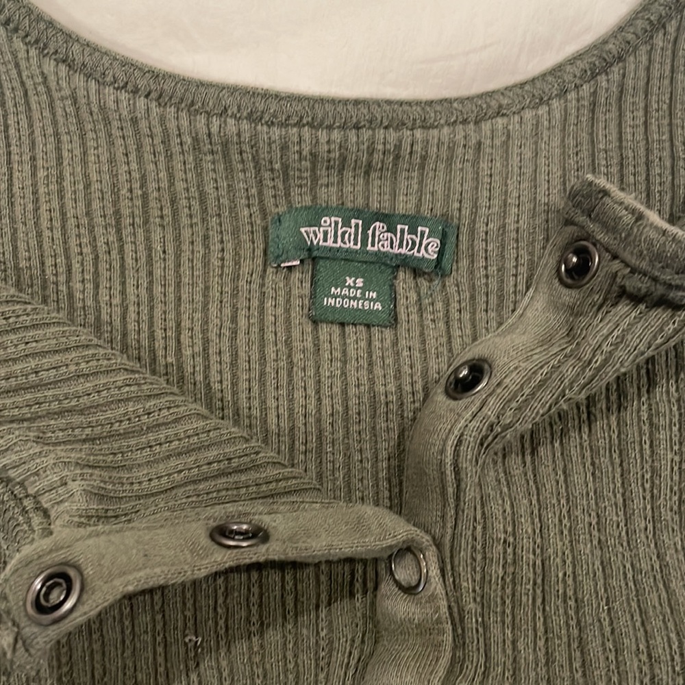 SOLD Green Cropped Tank Top - Picture 4 of 4